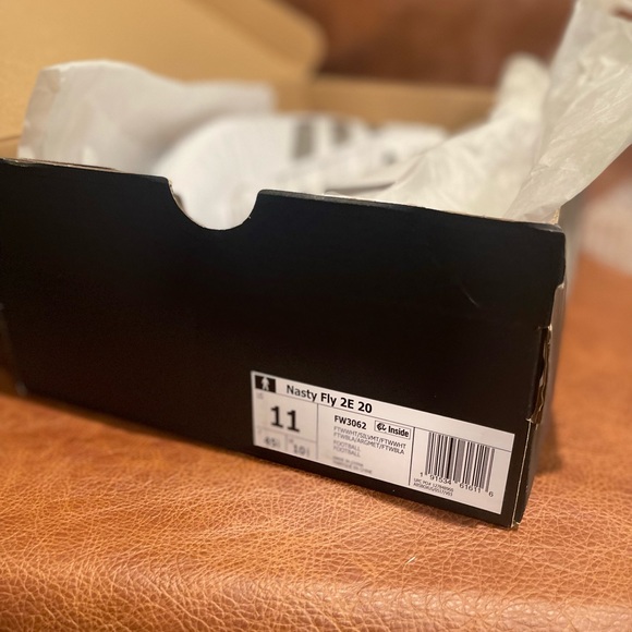 Adidas Cleat New w/ Tags FW 3062 - Picture 3 of 8